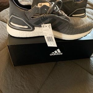 Men’s ultraboost NWT